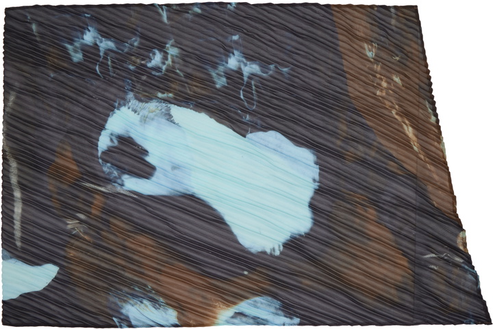 Photo: HOMME PLISSÉ ISSEY MIYAKE Brown & Blue Agate Scarf