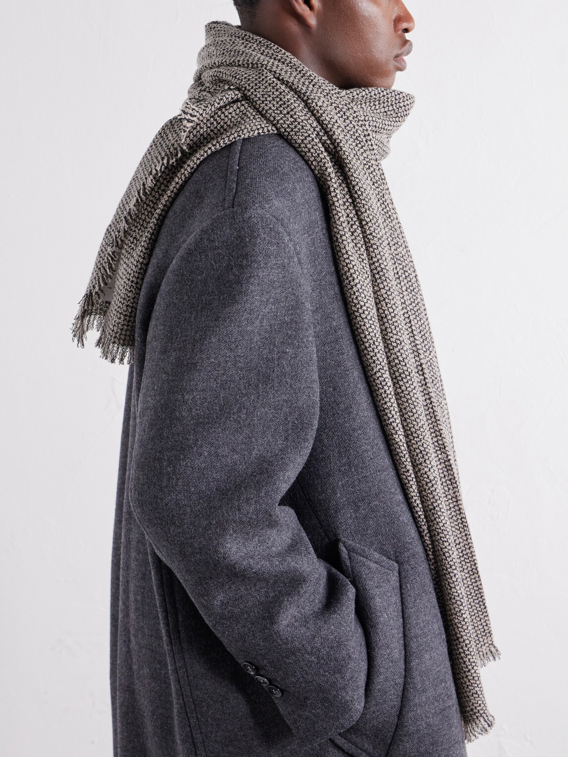 ATON - Logo-Appliquéd Fringed Cashmere-Bouclé Scarf - Brown