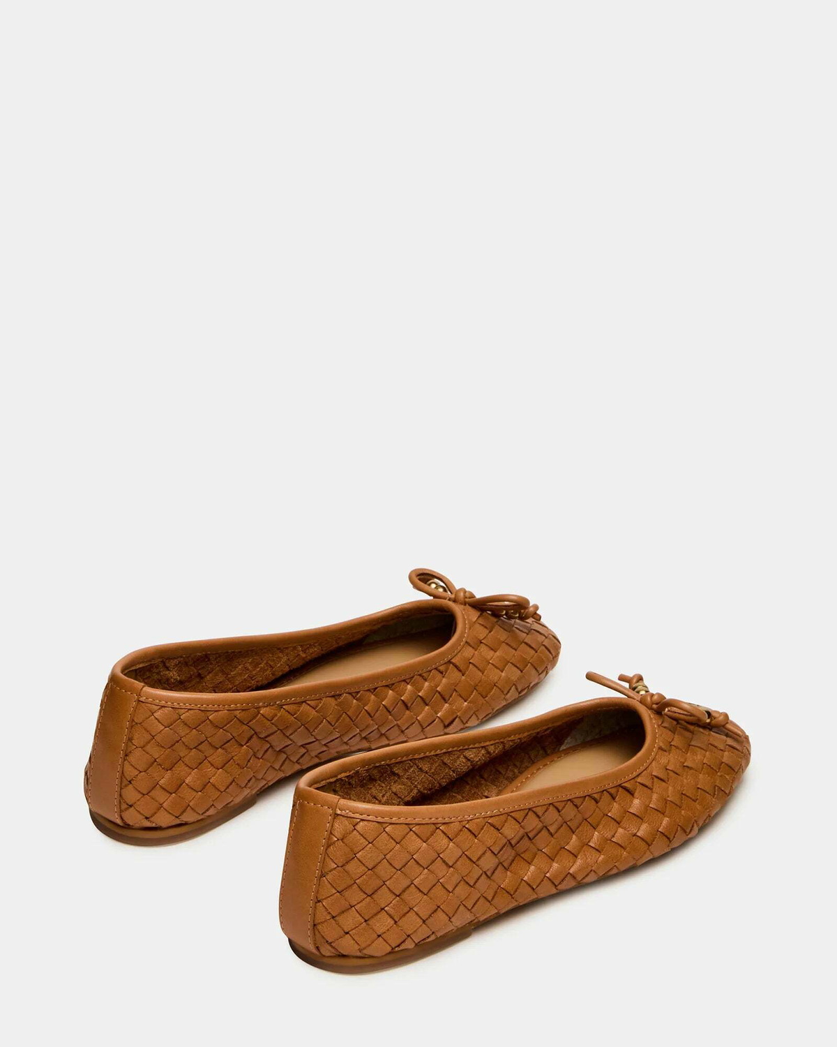 Steve Madden Divy Flats in Tan