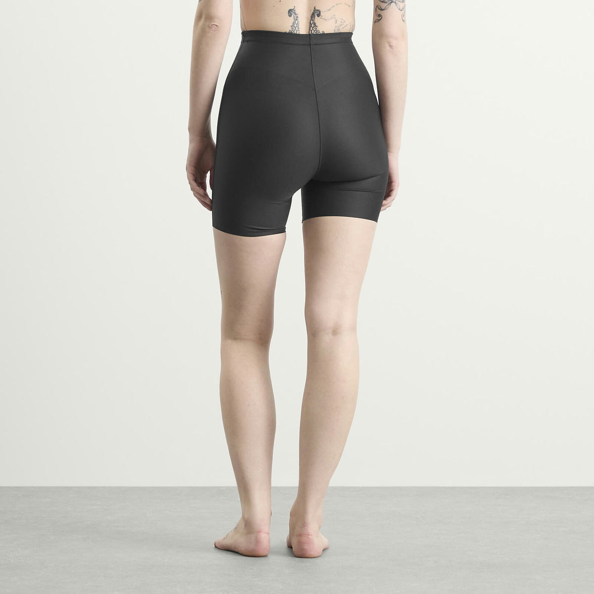 SKIMS Women's Body Core Sculpt Mid Rise Short in Onyx