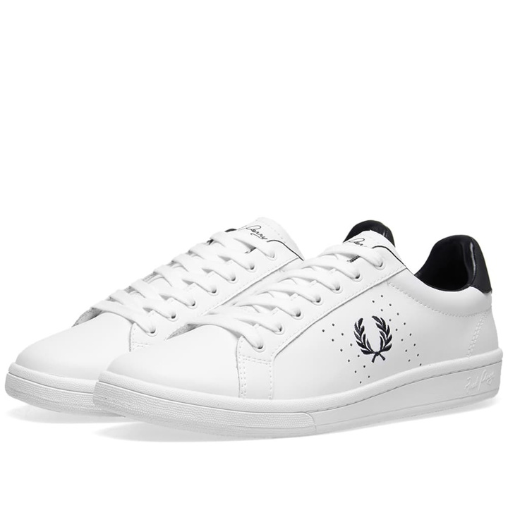 Photo: Fred Perry B721 Leather Sneaker White & Navy