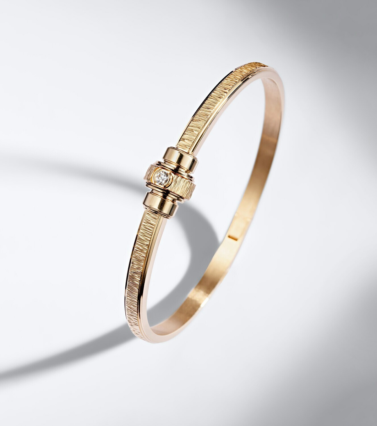 Piaget Possession Decor Palace 18kt rose gold bangle with diamond