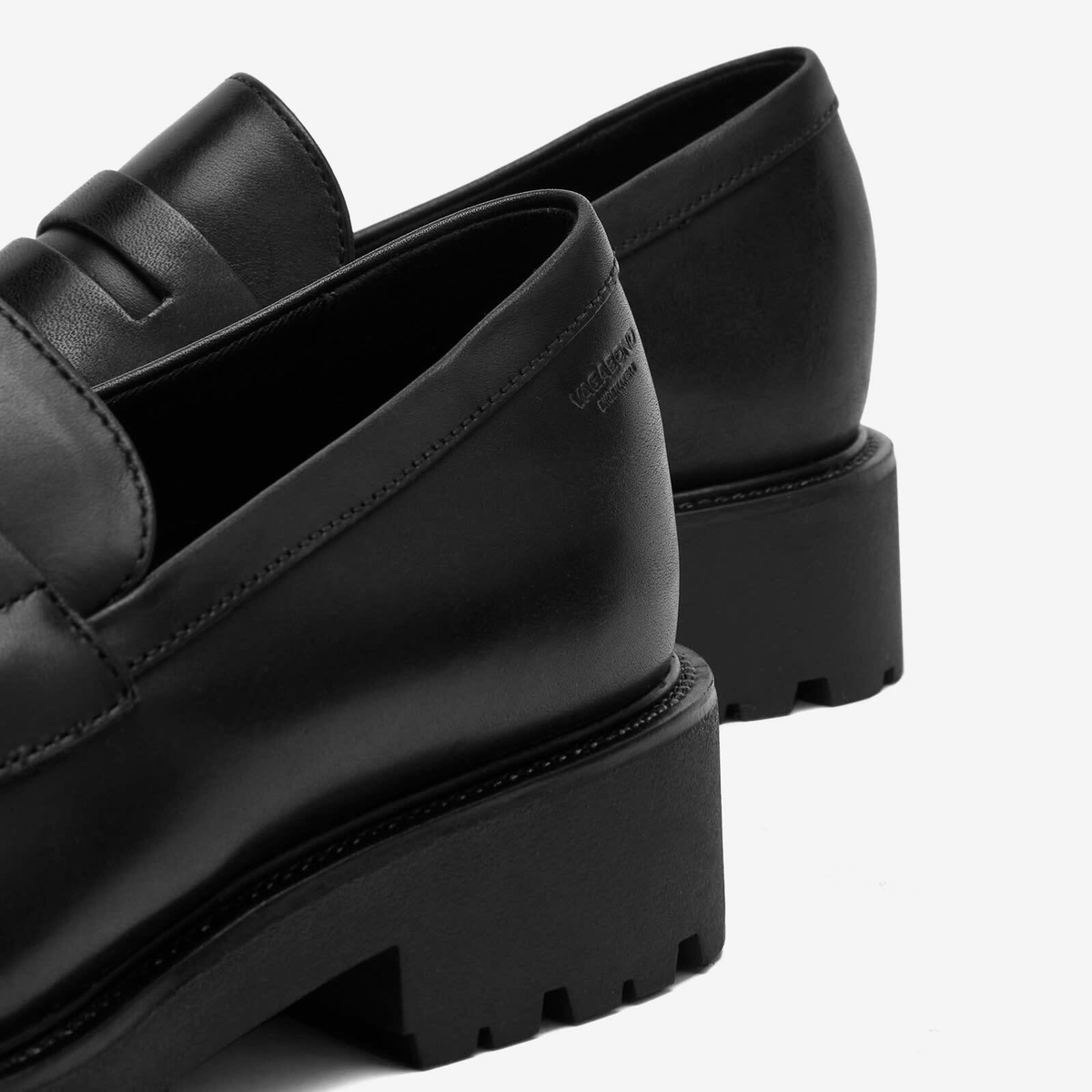 Vagabond Women's Kenova Chunky Loafer in Black