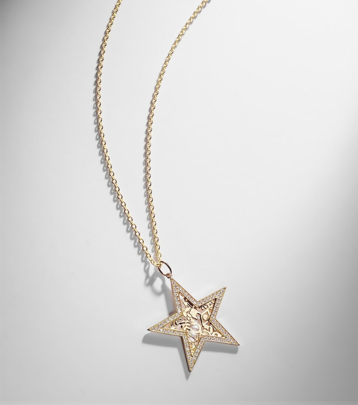 Sydney Evan Icon Wallpaper Star 14kt gold pendant necklace with diamonds