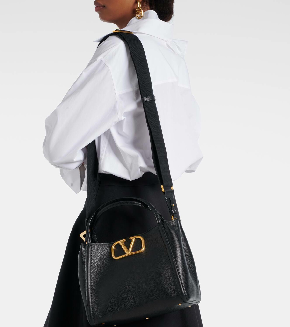 ハンドバッグ VALENTINO GARAVANI ALLTIME MEDIUM LEATHER HANDBAG Valentino Garavani Valentino Garavani Alltime Medium Handbag