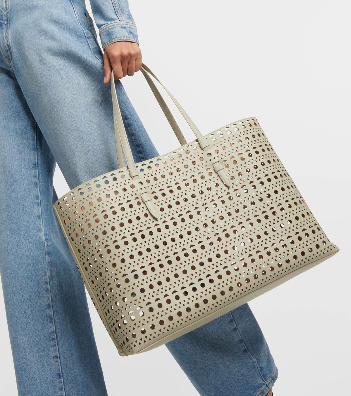 アライア(ALAIA)Mina 44 Vienne Wave leather tote bag(SALE!) Le Mina 44 Vienne leather tote bag in black - Alaia | Mytheresa
