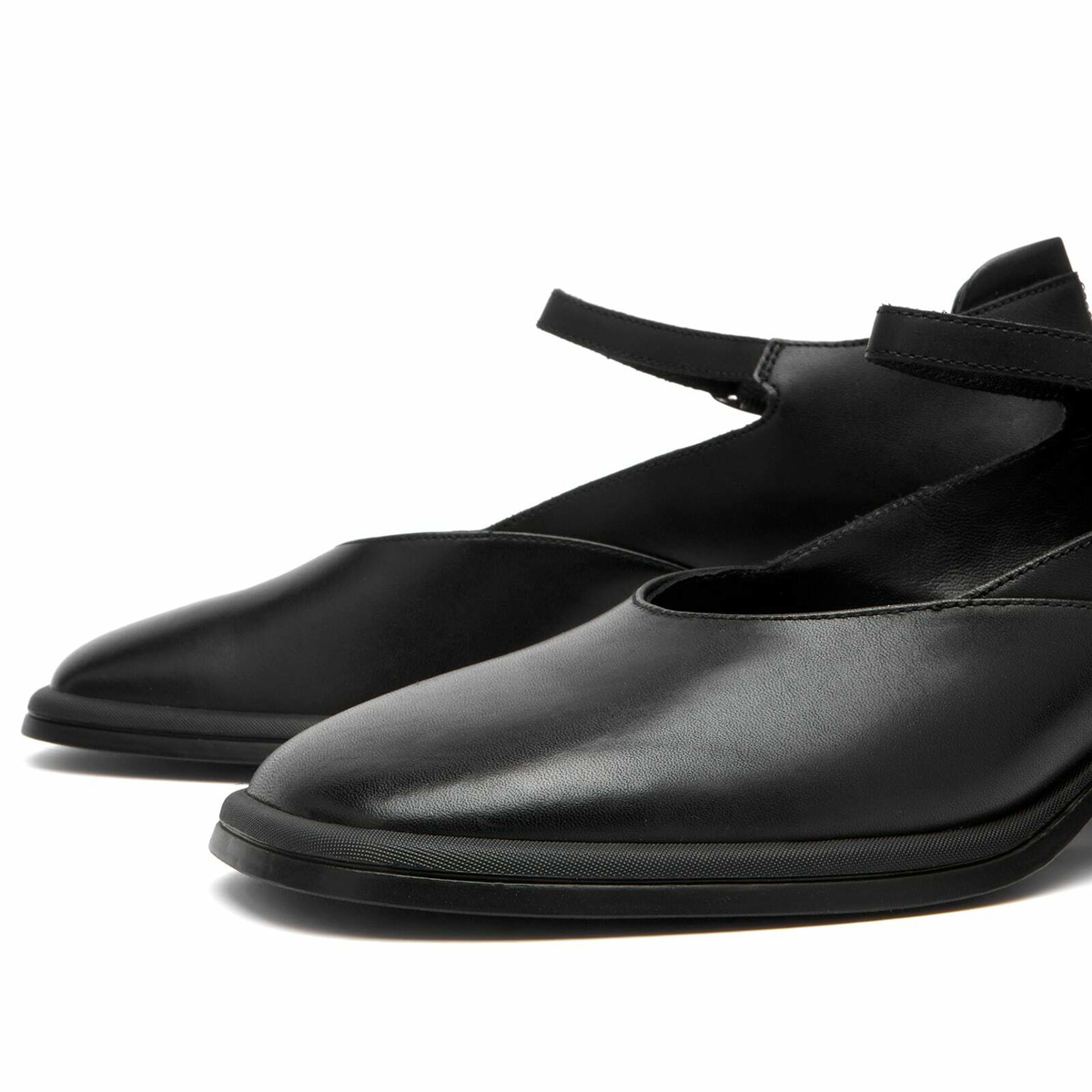Vagabond Women's Shoemakers Ansie Leather Heel in Black