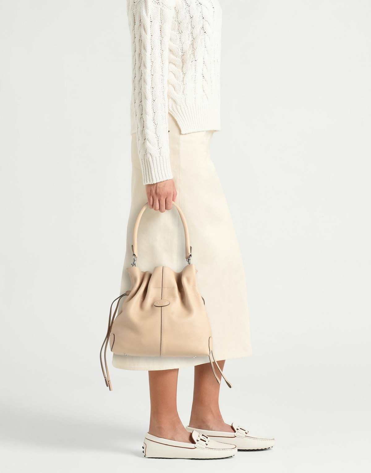 Tod's Womens Handbag in Beige