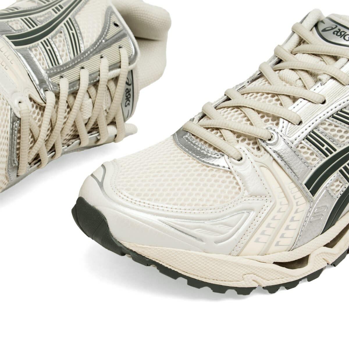 Asics Gel-Kayano 14 in Birch/Dark Pewter
