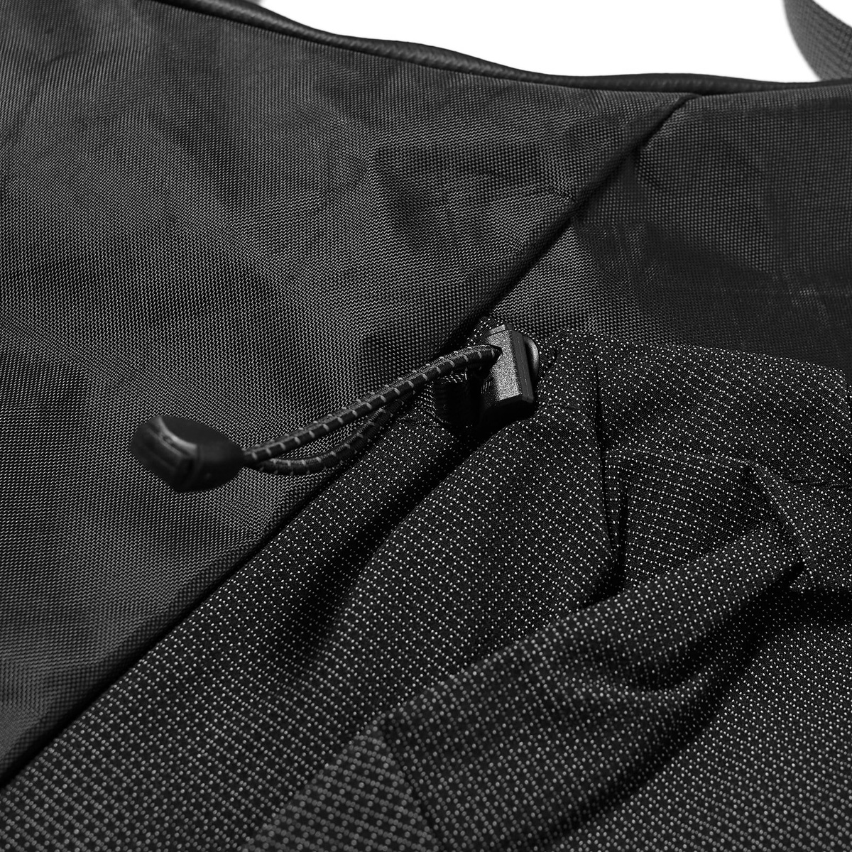 SEALSON M2 Cross Body Bag in Black 