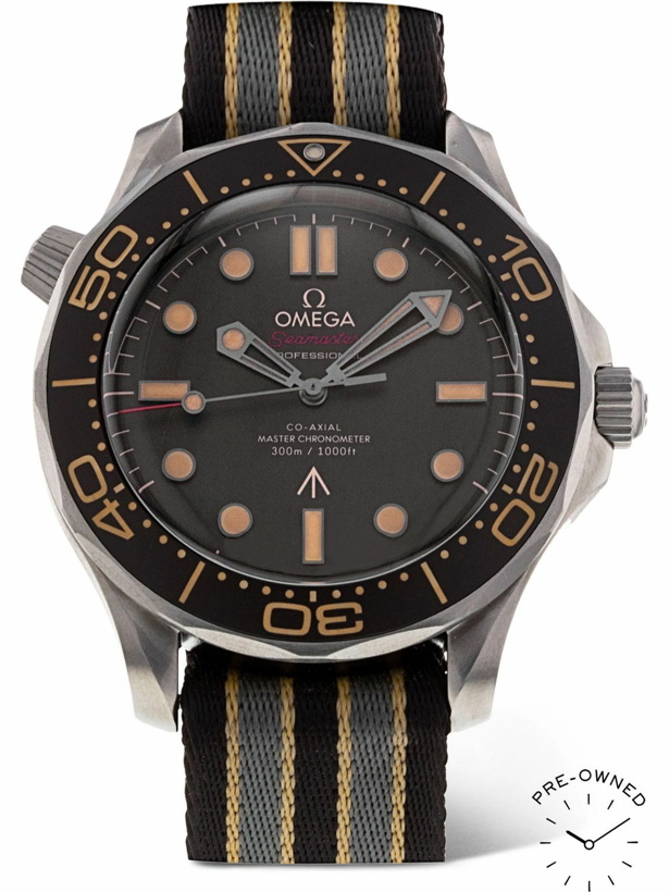 Photo: OMEGA - Pre-Owned 2021 Seamaster Diver 300M Automatic 42mm Titanium and NATO Watch, Ref. No. 210.92.42.20.01.001