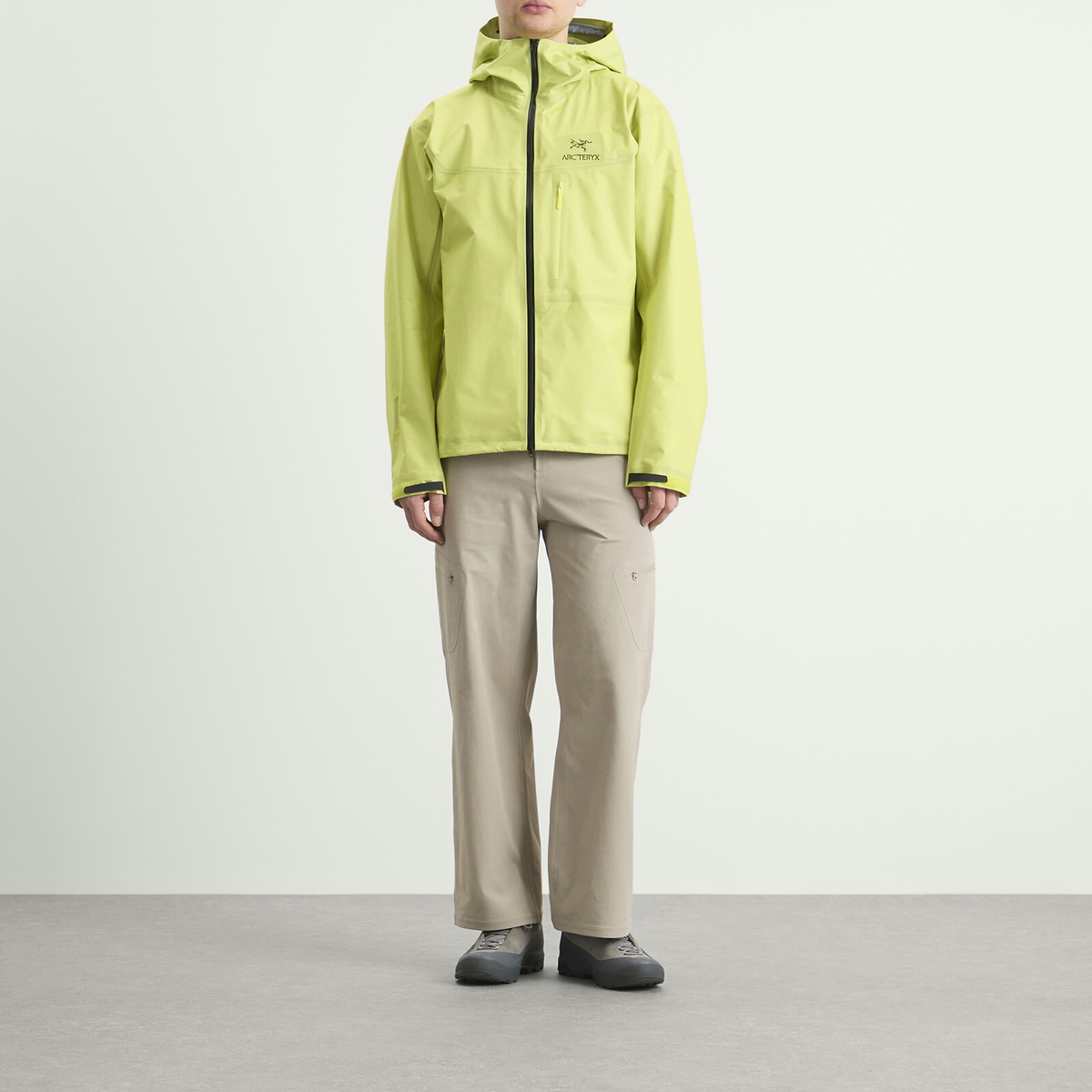 Arc'teryx Men's Alpha SL Gore-Tex Jacket in Euphoria/Black