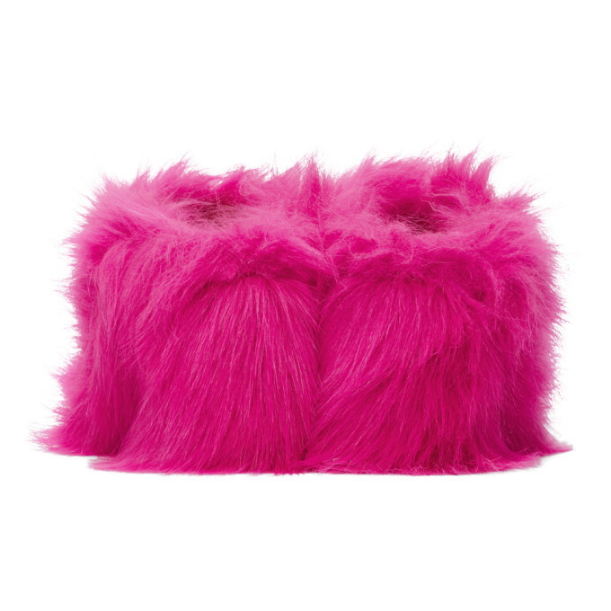 Buy VETEMENTS men black slippers with pink fur for $543 online on SV77,  UE51FL400P/2400