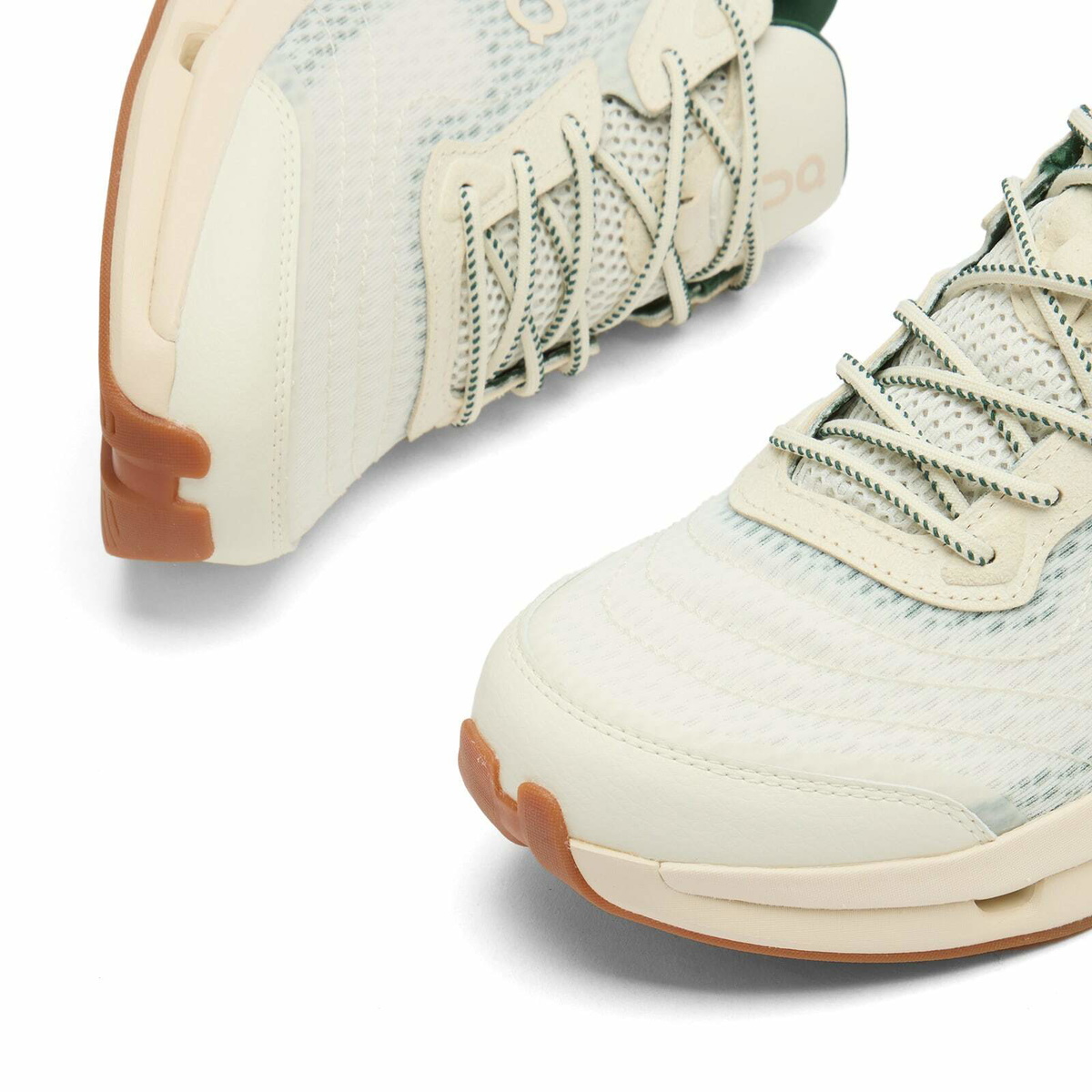ON Women's Cloudze Mo Sneaker in Ivory/Holly
