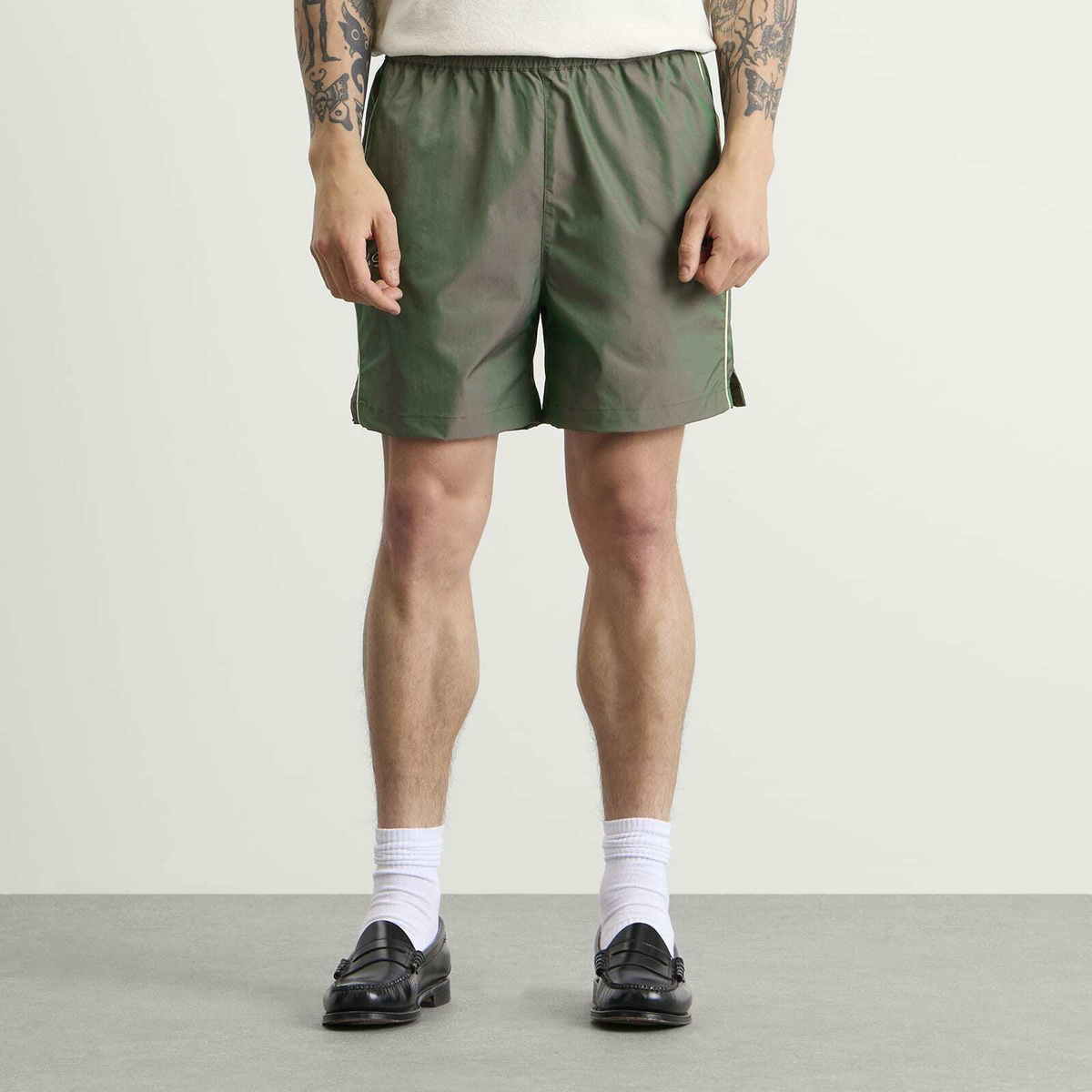 Les Deux Men's Prince Shiny Shorts in Pineneedle Green