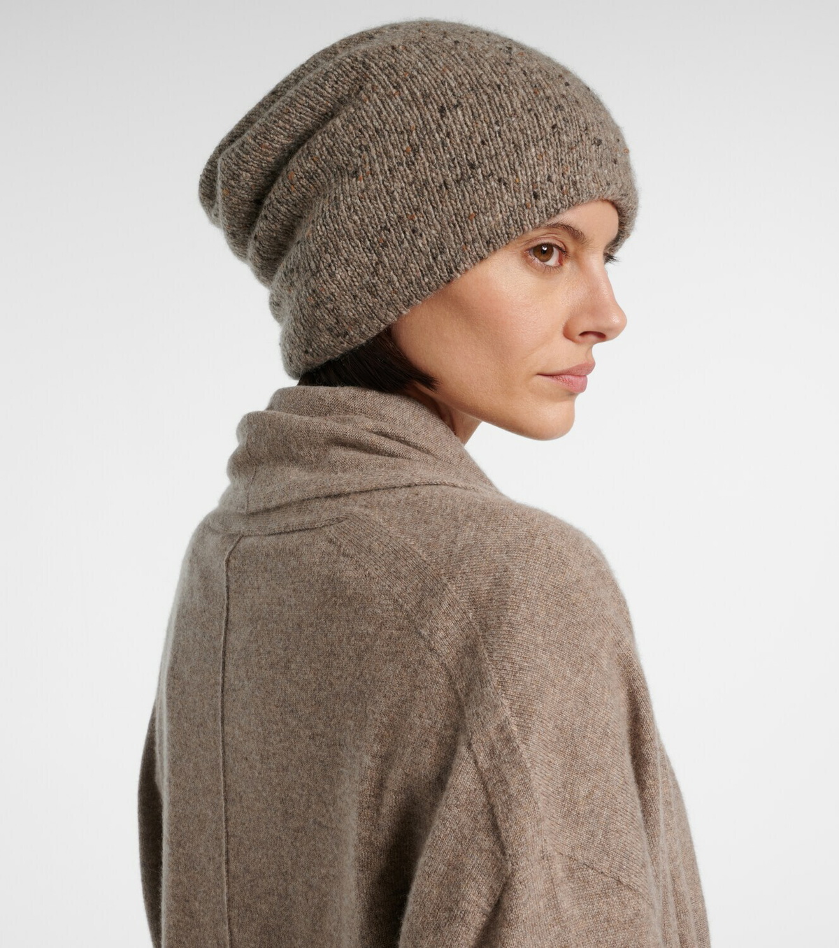 The Row Marvy cashmere beanie