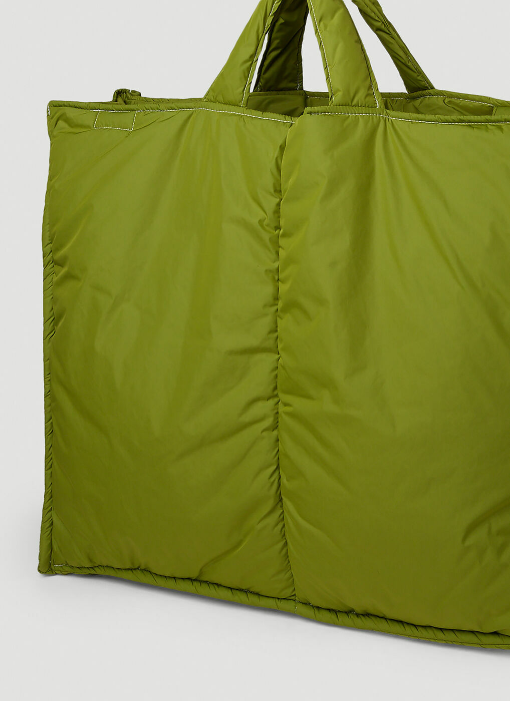 Puffed XL Tote Bag in Green Camiel Fortgens