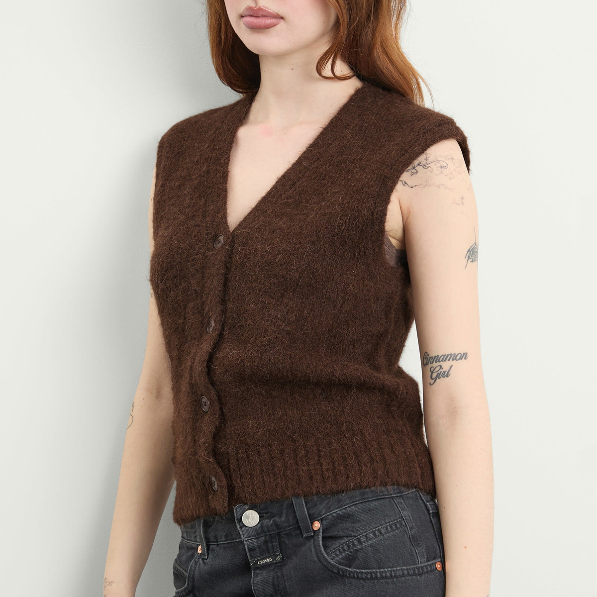 Samsøe Samsøe Women's Sajeanne Hairy Knit Vest Top in Black Coffee
