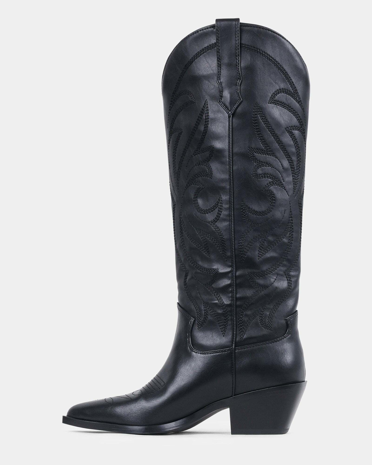 Steve Madden Stablee Boots in Black