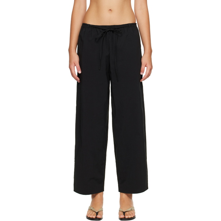 Photo: St. Agni Black Fine Rouleau Crop Trousers
