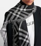 Burberry Burberry Check wool and silk scarf