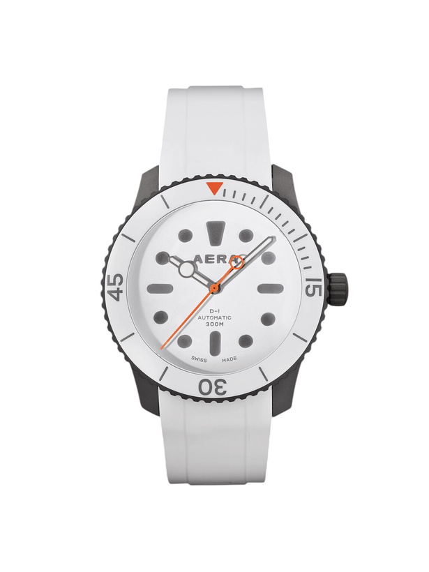 Photo: Aera - Todd Snyder D-1 Diver Limited Edition Automatic Titanium Watch - White