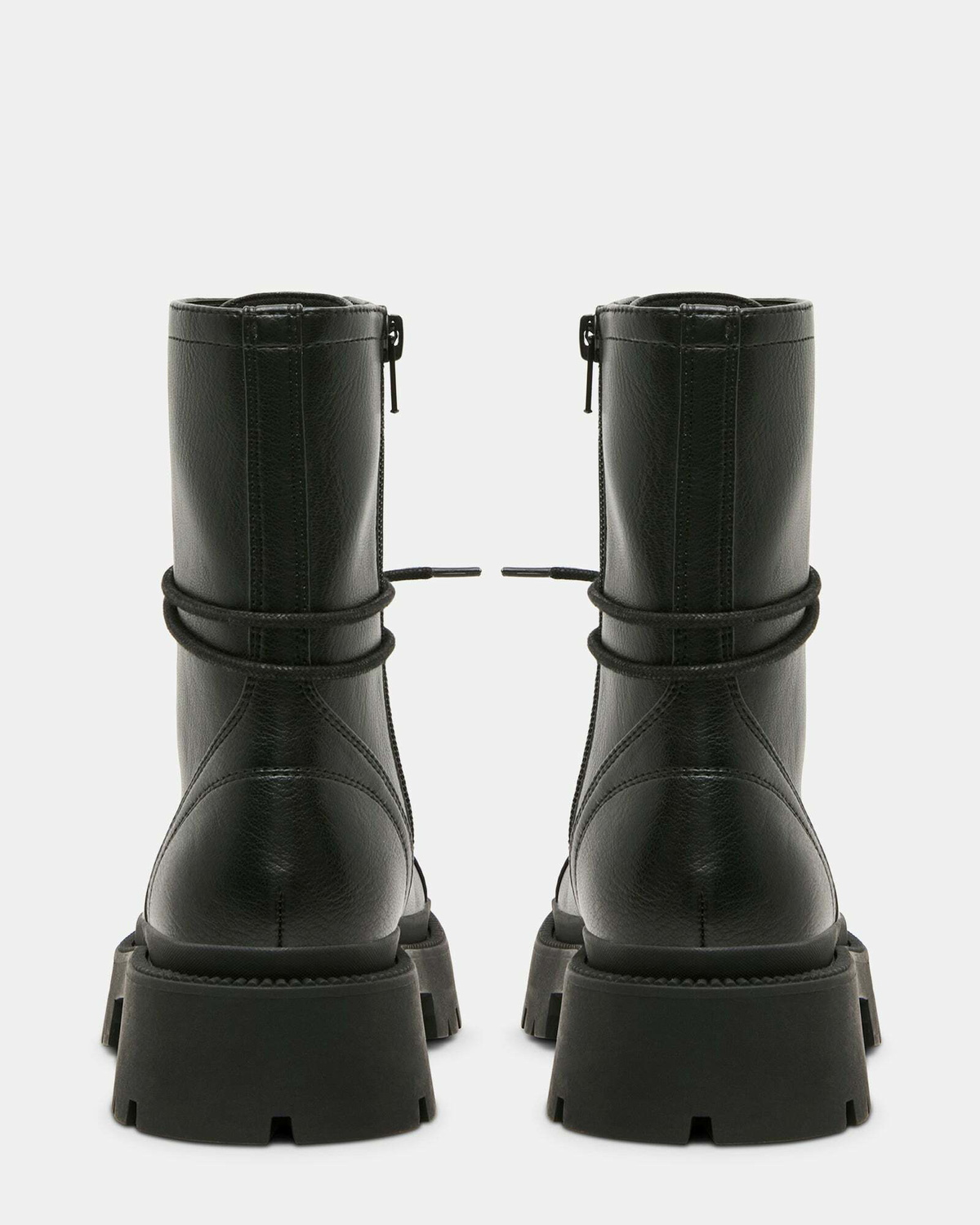Steve Madden Ariellaa Boots in Black