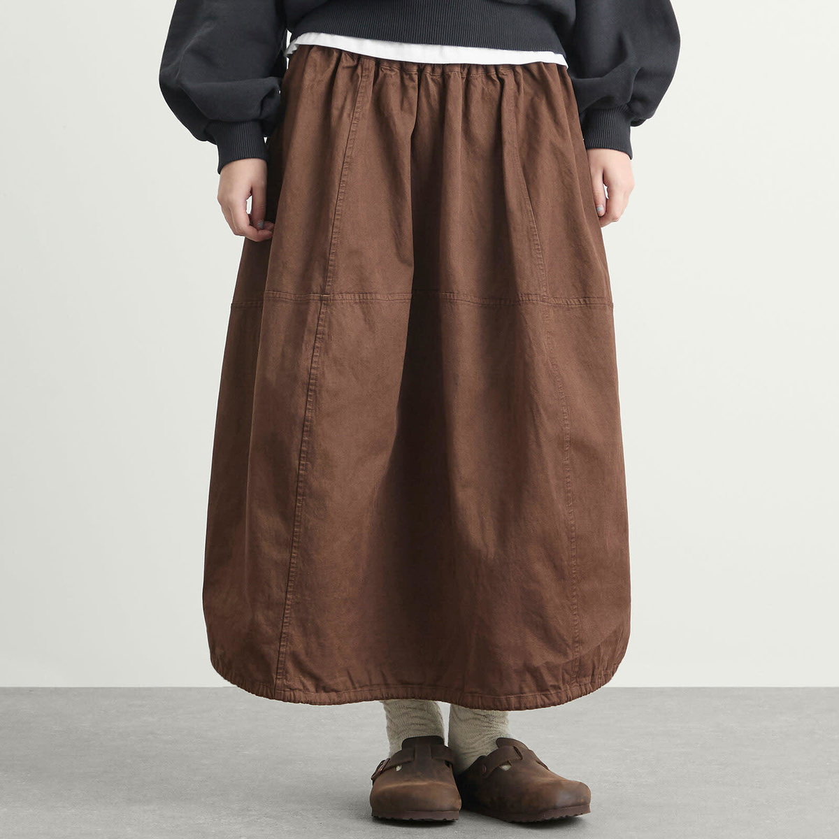 YMC Women's Parachute Midi Skirt in Brown