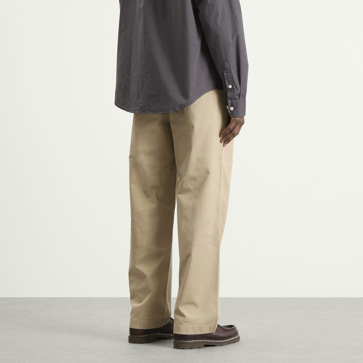 Norse Projects Men's Hestur Relaxed Twill Pleated Trousers in Light Khaki