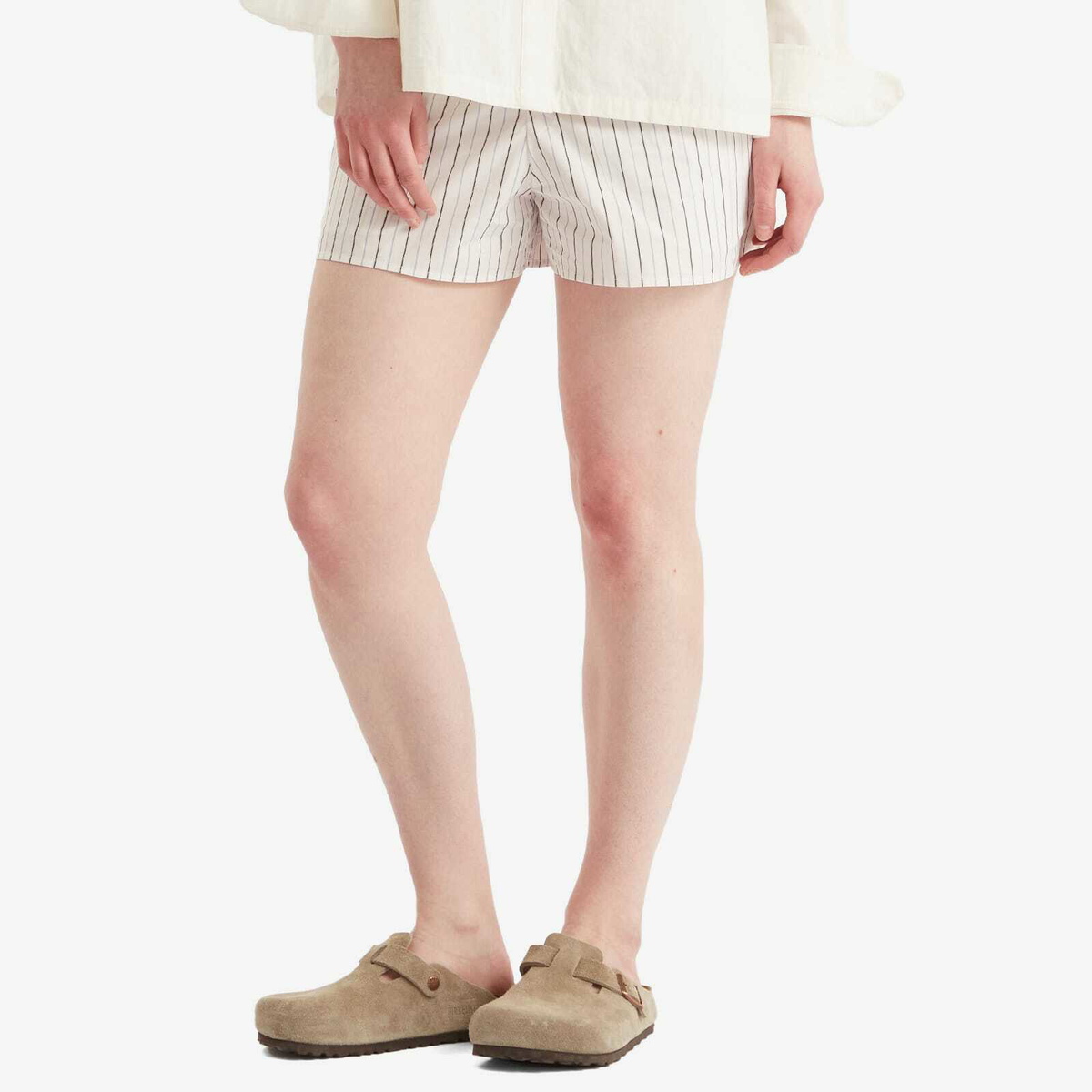 AMI Paris Women's Elasticated Shorts in Off White/Blue