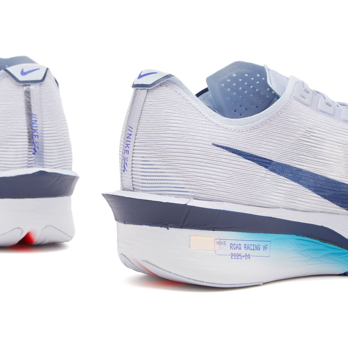 Nike Running ZoomX Vaporfly 4 Sneaker in Ghost/Void/Violet