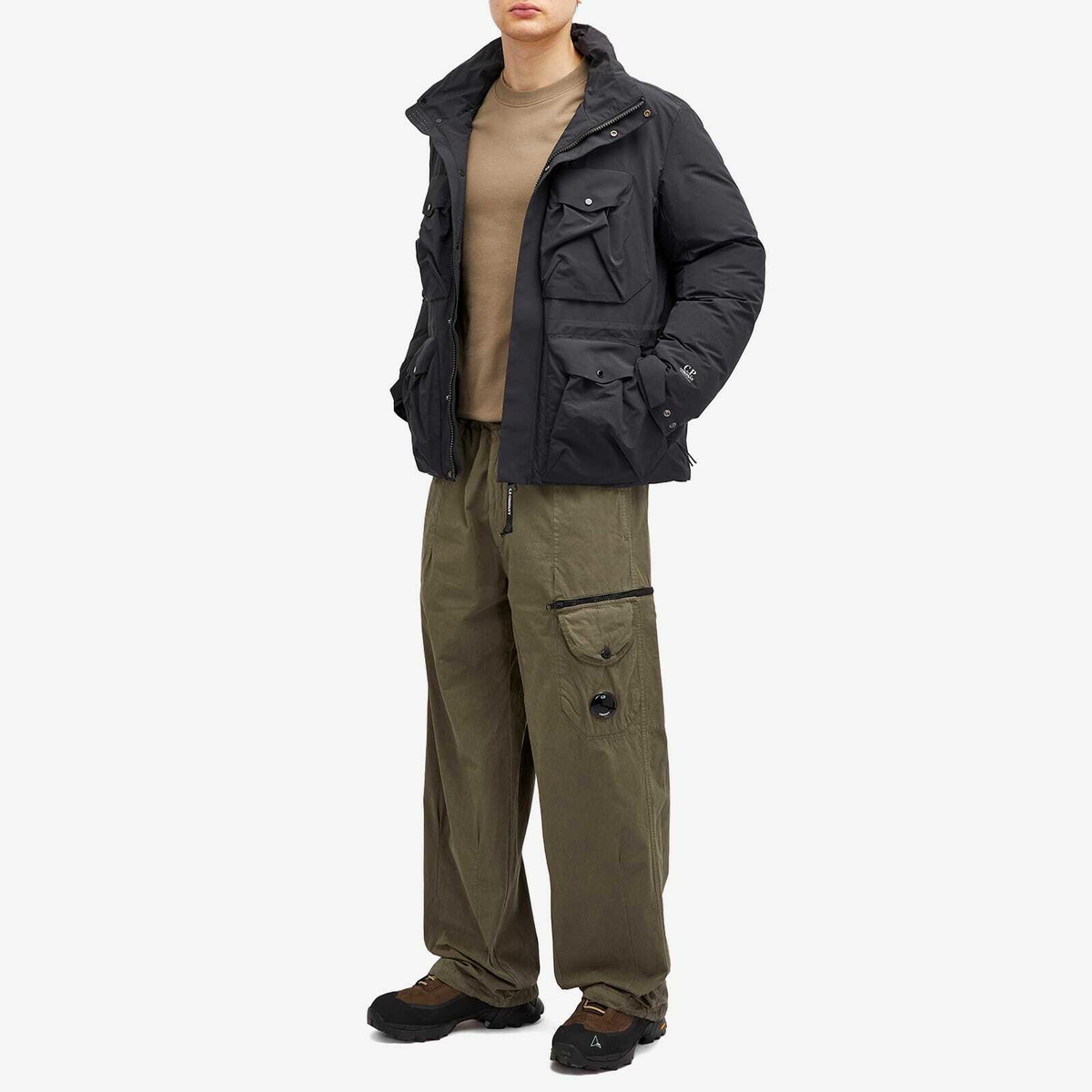パンツ C.P. Company MICROREPS CARGO PANTS C.P. Company Men's Microreps Relaxed Cargo Pants in Grape