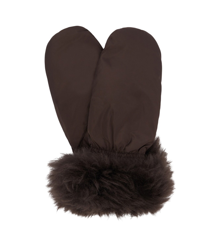 Photo: Yves Salomon Shearling-trimmed down mittens