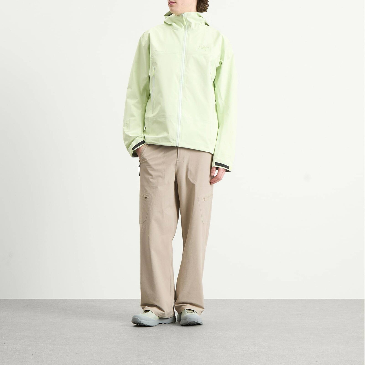 Arc'teryx Men's Beta Gore-Tex Jacket in Dark Shincha Arc'teryx