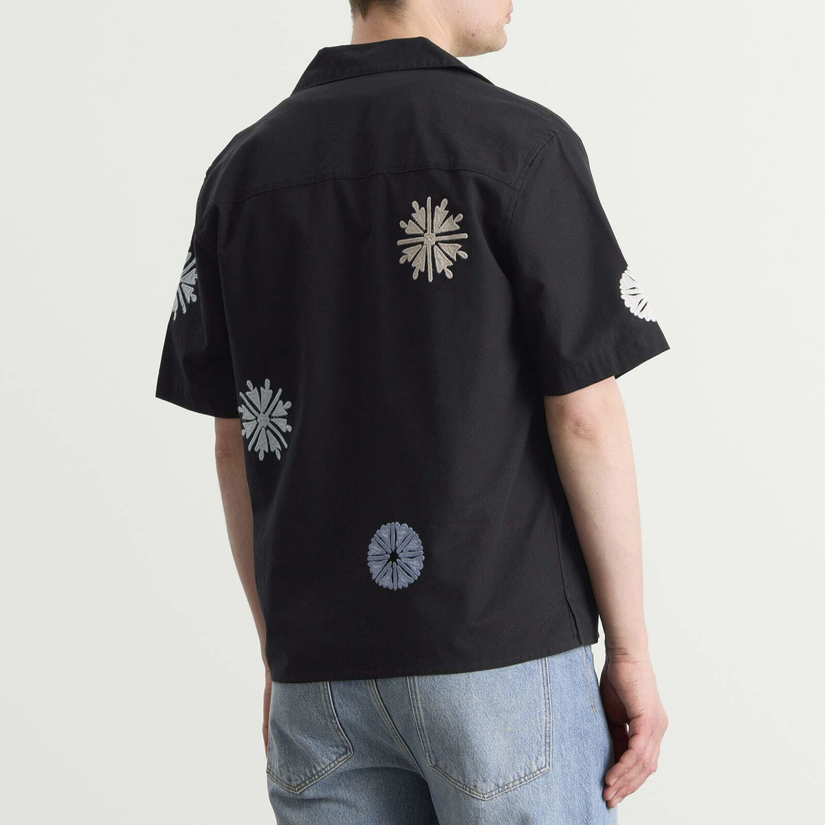 Wax London Men's Didcot Round Applique Vacation Shirt in Black/Multi