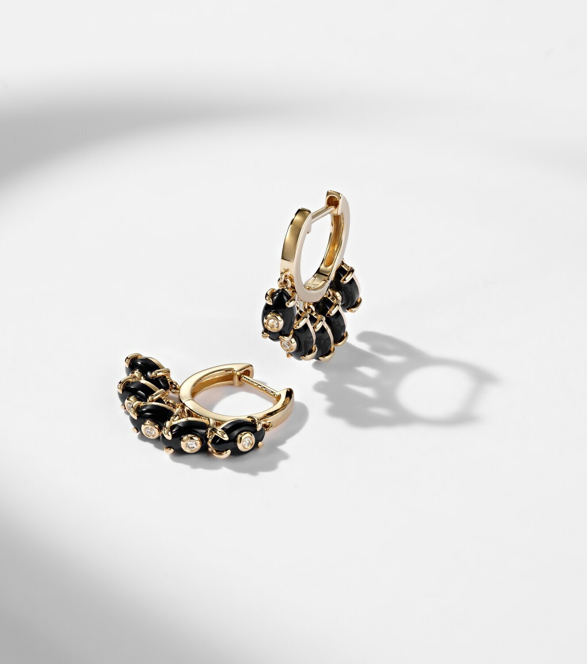 Sydney Evan 14kt gold (585/1000) hoop earrings with onyx and diamonds