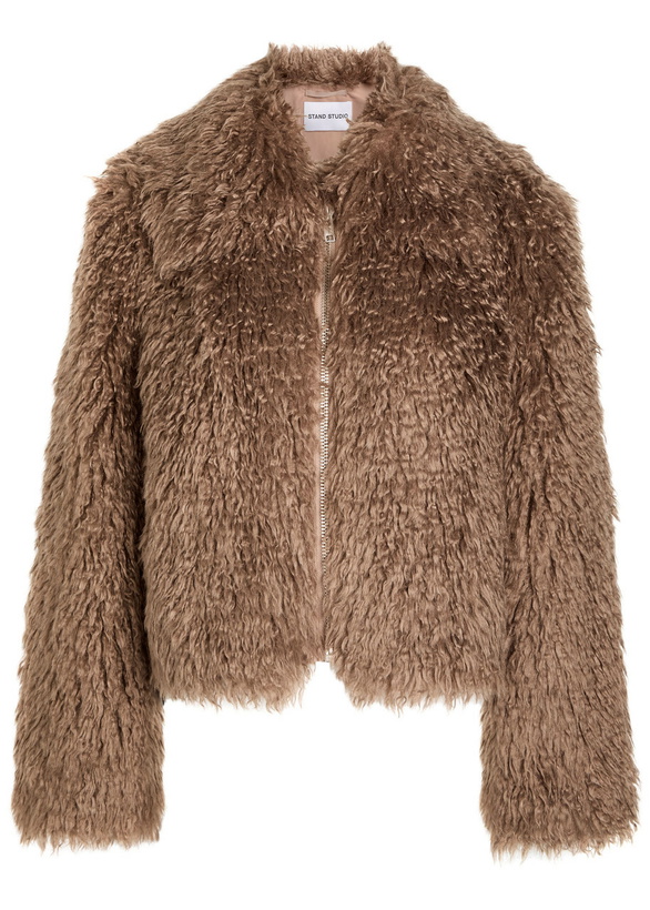 Photo: Stand Studio Zaylee Faux fur Jacket Beige