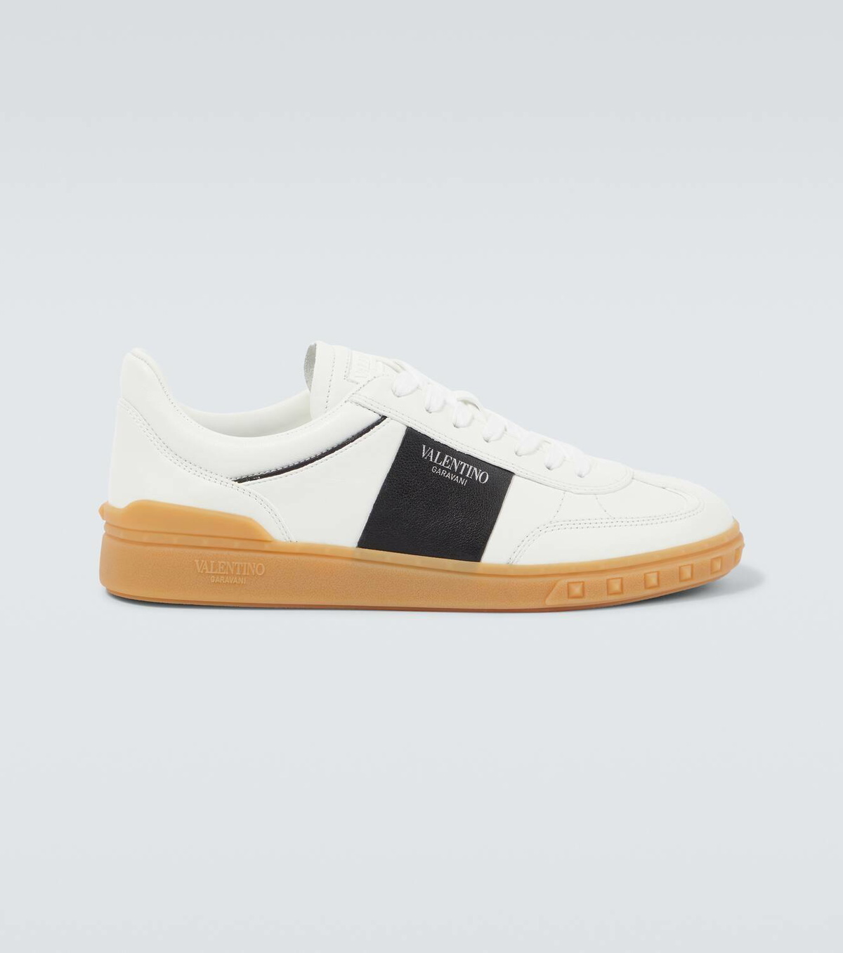 Valentino Garavani WB0R08XCAREN 関税送料込 Valentino Garavani Upvillage leather sneakers Valentino Garavani