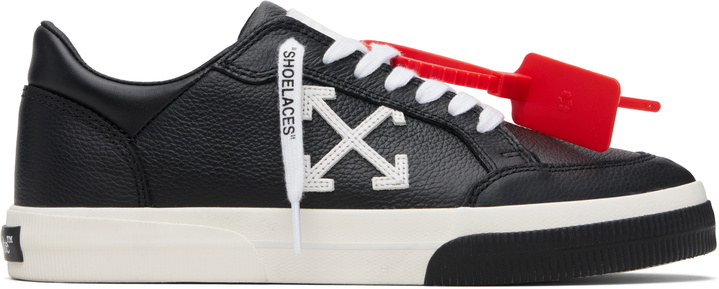 Photo: Off-White Black Vulcanized Low Sneakers