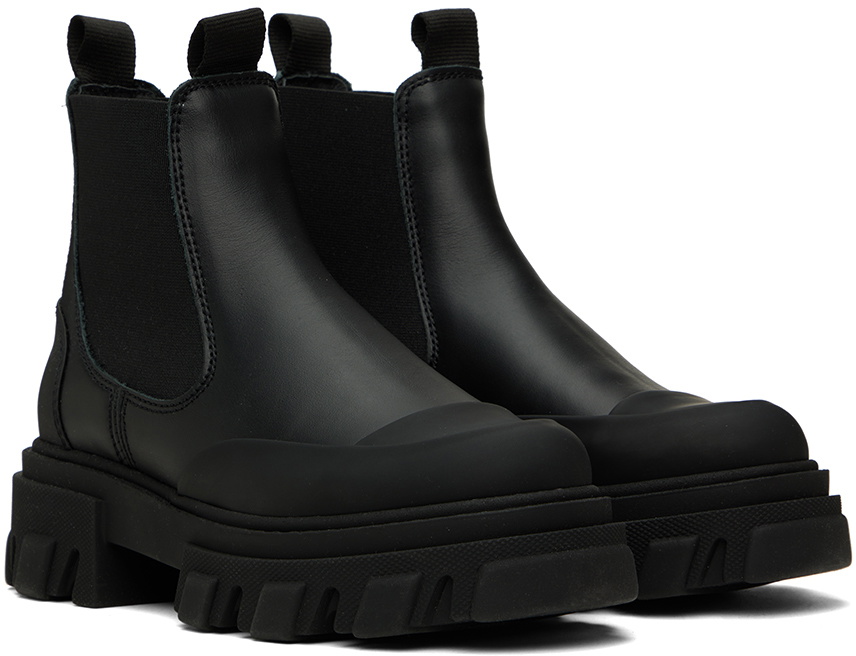 Low Chelsea Boot in Black