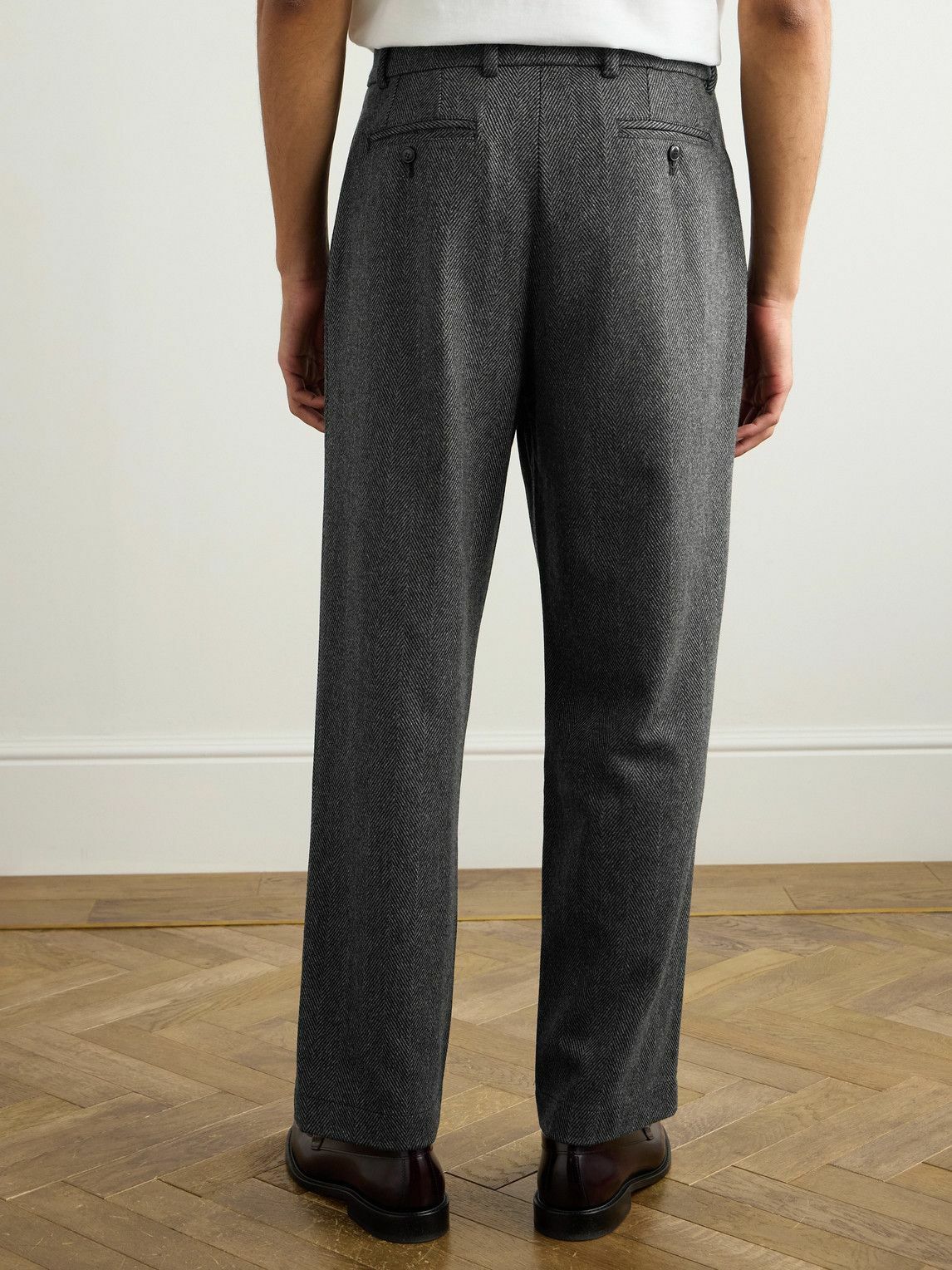 MILES LEON - Traveler Straight-Leg Pleated Herringbone Wool and Cashmere-Blend Trousers - Gray