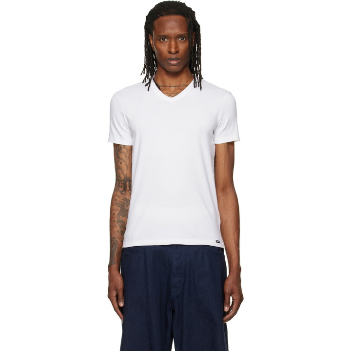 Photo: TOM FORD White V-Neck T-shirt