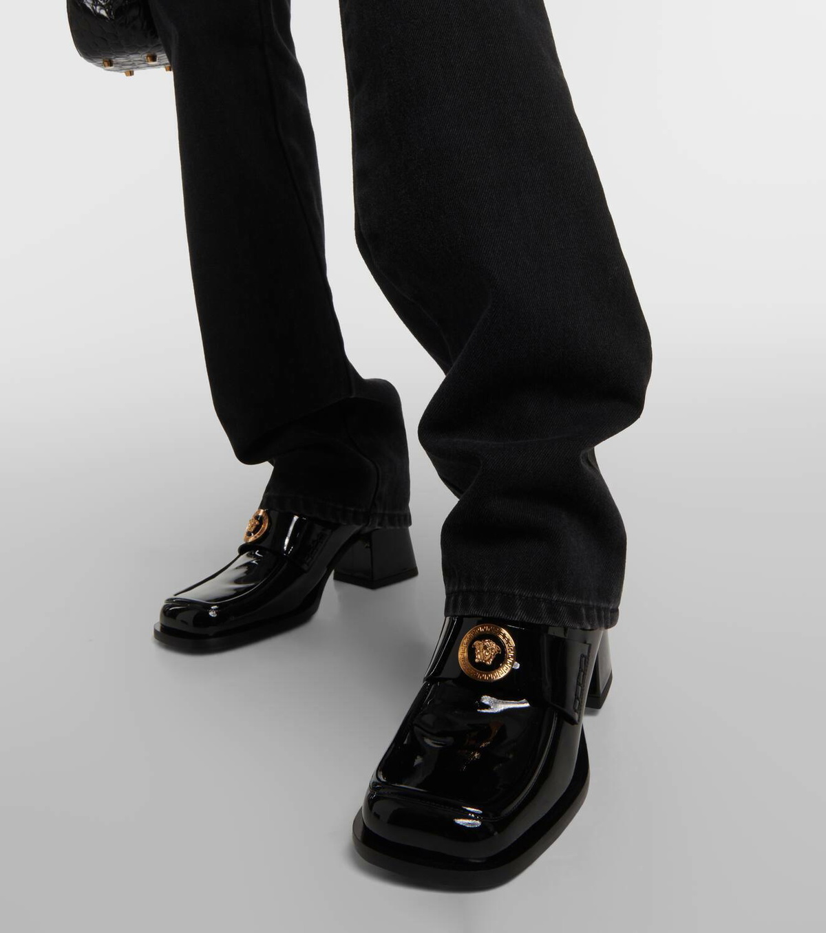 国内発送☆送料関税込【VERSACE】Patent Leather フラット GaqtJmnXMAIITj2.jpg