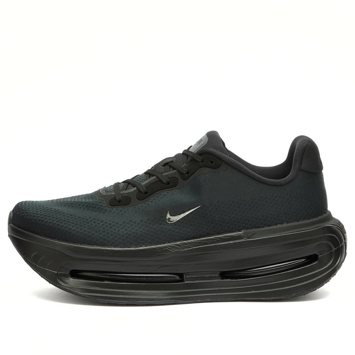 Nike Vomero Prm Sp Sneaker in Black/White