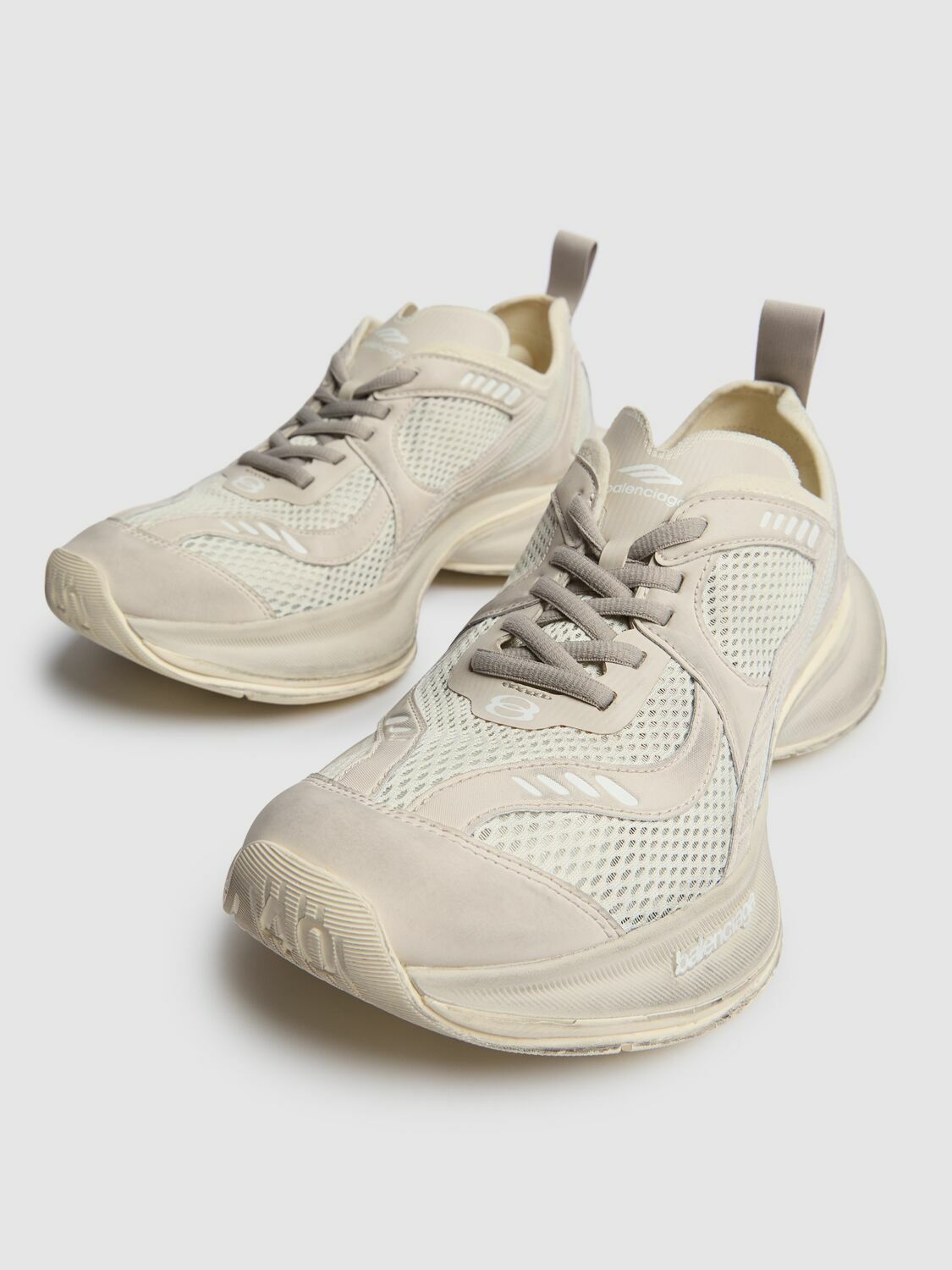 24AW new/BALENCIAGA Circuitメッシュスニーカー Sneakers White Balenciaga Men's Circuit Mesh Runner Sneakers | Neiman Marcus