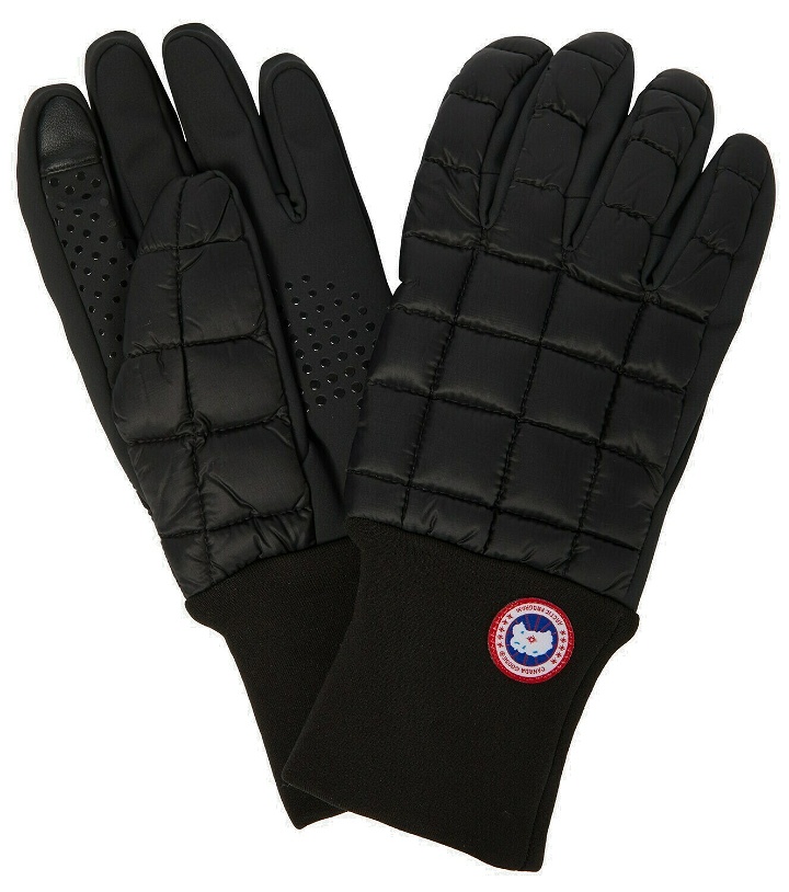 Photo: Canada Goose Logo quilted padded snow gloves