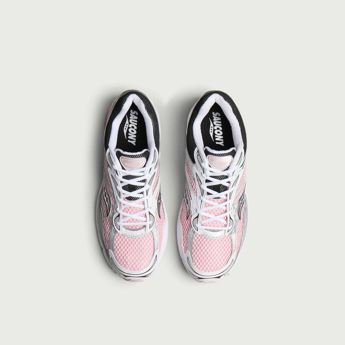 Saucony Progrid Omni 9 OG Sneaker in White/Touch