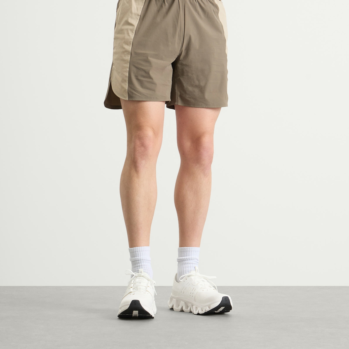 ON Men's Cloudswift Amp Sneaker in White/White