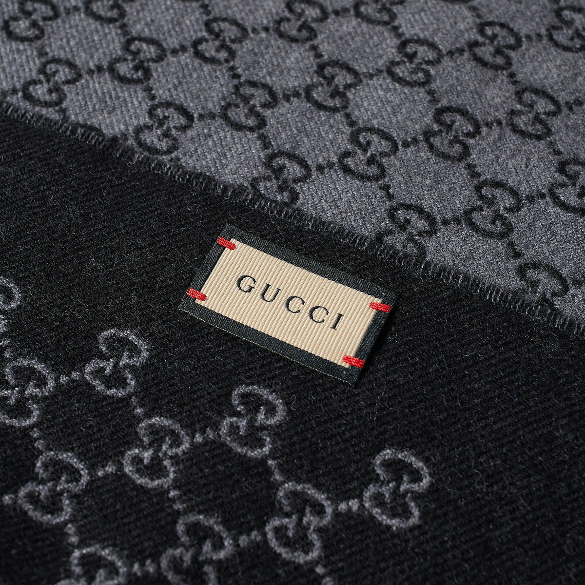 Gucci Men's GG Jaquard Scarf in Anthracite