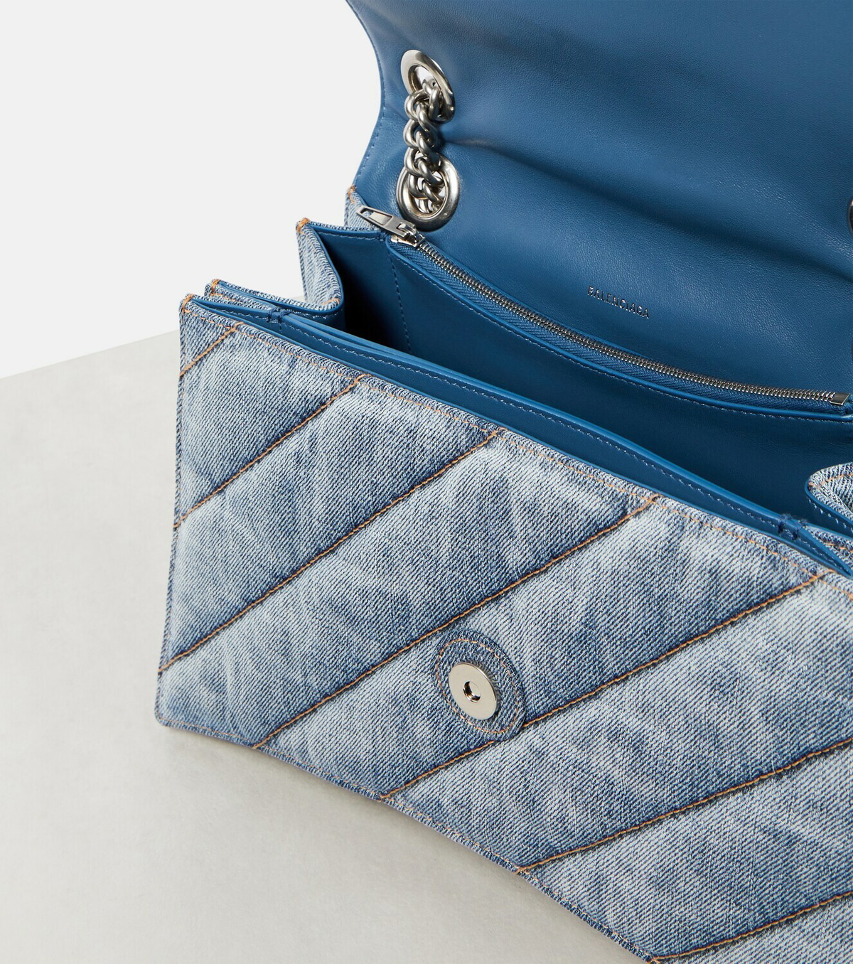 ショルダーバッグ・ポシェット BALENCIAGA Denim Crush S shoulder bag (7163512AAEJ 4651) Crush Medium denim shoulder bag in blue - Balenciaga | Mytheresa